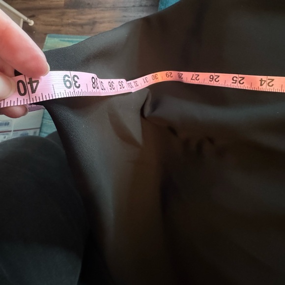 Donna Morgano Black V-Neck Sheath Dress Size 8 Gold Grommet Waist Tie - Picture 11 of 12